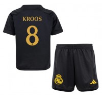Real Madrid Toni Kroos #8 Kolmas Peliasu Lasten 2023-24 Lyhythihainen (+ Lyhyet housut)